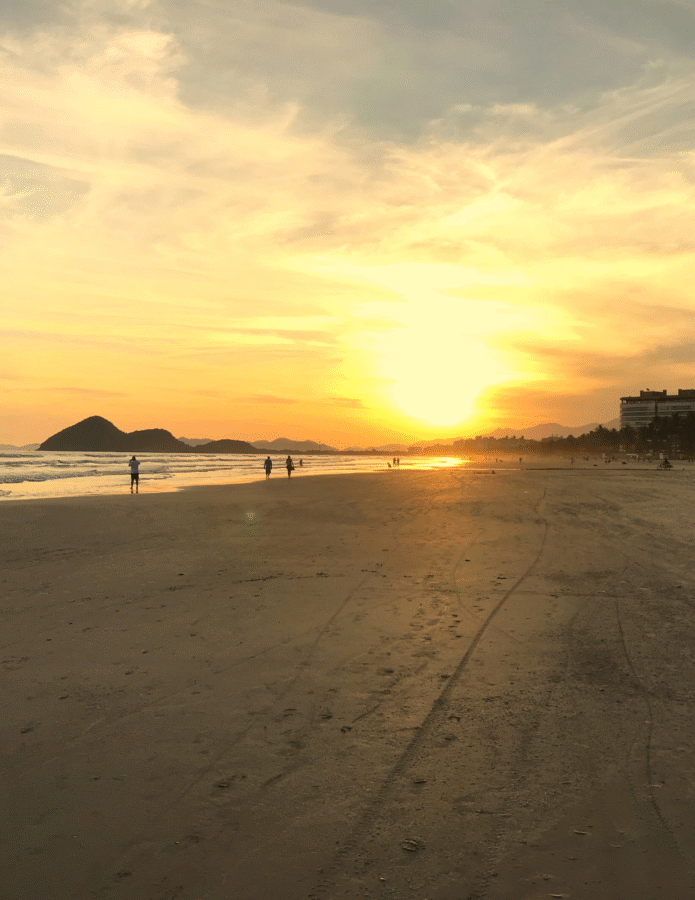 Entardecer na praia - Riviera de São Lourenço
